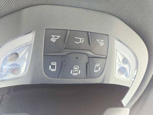 Used 2026 Chrysler Voyager LX image 34