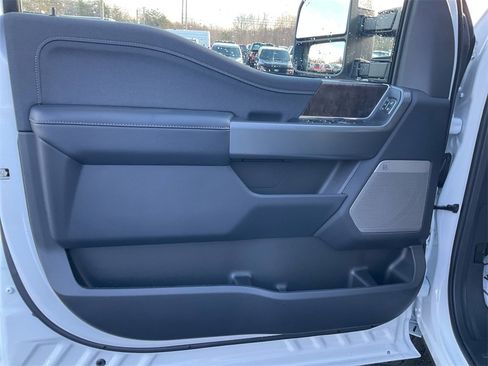 New 2026 Ford F250 Lariat w/ Chrome Package image 17
