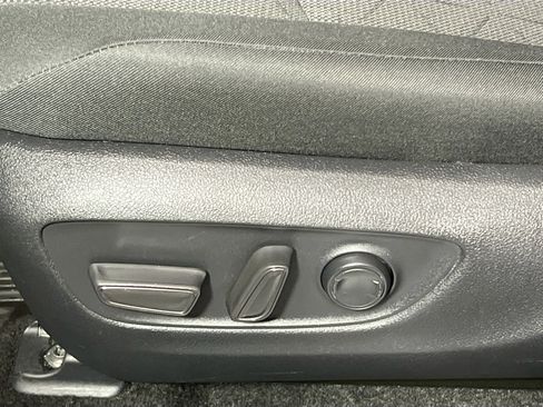 Used 2021 Toyota RAV4 XLE w/ Convenience Package image 15