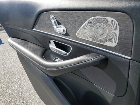 Used 2022 Mercedes-Benz GLS 450 4MATIC image 34