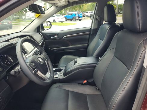 Used 2016 Toyota Highlander Limited AWD/4WD image 17