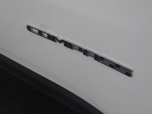 Used 2019 Jeep Compass Sport AWD/4WD image 4