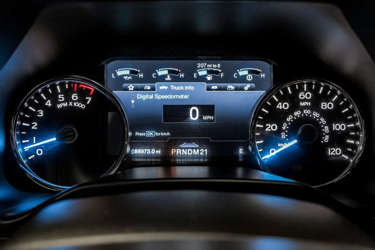 Used 2016 Ford F150 Platinum w/ Equipment Group 701A Luxury AWD/4WD image 18