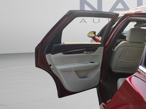Used 2019 Cadillac XT5 Luxury FWD image 19