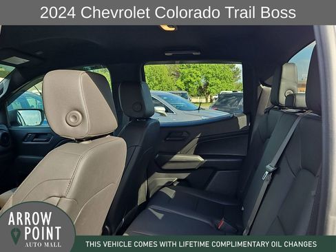 Used 2024 Chevrolet Colorado Trail Boss w/ Advanced Trailering Package AWD/4WD image 18