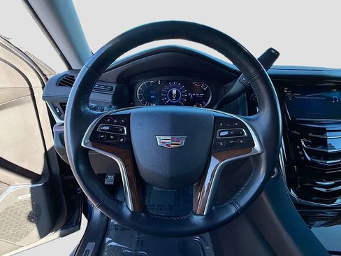 Used 2019 Cadillac Escalade Luxury image 39