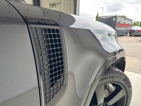 Used 2024 Land Rover Defender 90 V8 image 18