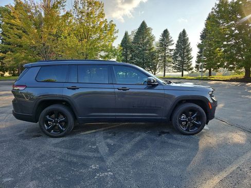 Used 2023 Jeep Grand Cherokee L Limited w/ Luxury Tech Group II AWD/4WD image 7