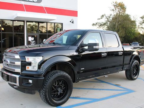 Used 2017 Ford F150 Platinum w/ Equipment Group 701A Luxury image 1