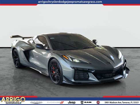 Used 2023 Chevrolet Corvette Z06 w/ Z07 Performance Package RWD image 1