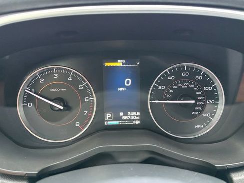 Used 2019 Subaru Crosstrek 2.0i Limited w/ Moonroof Package w/Navigation AWD/4WD image 11