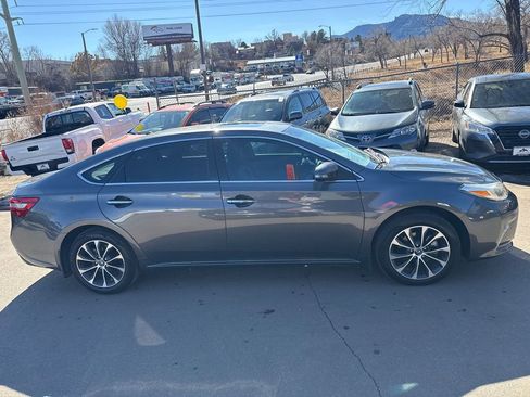 Used 2018 Toyota Avalon XLE Premium image 8