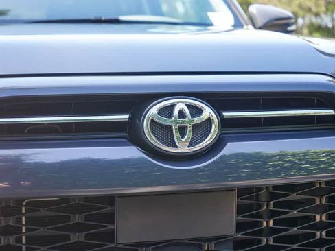 Used 2024 Toyota 4Runner SR5 Premium w/ Moonroof Package AWD/4WD image 11
