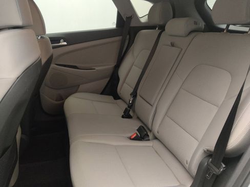 Used 2019 Hyundai Tucson SE image 18