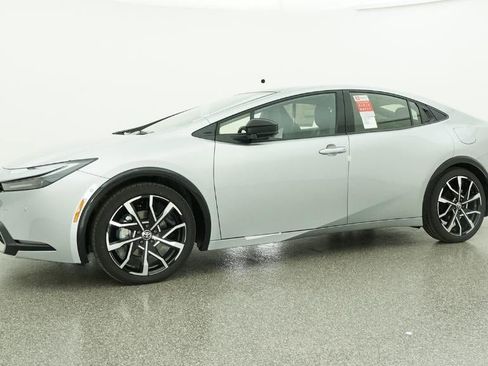 New 2026 Toyota Prius Plug-In Hybrid FWD image 18