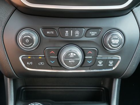 Used 2021 Jeep Cherokee Latitude Lux 80th Anniv w/ Quick Order Package 26U 80TH AWD/4WD image 23