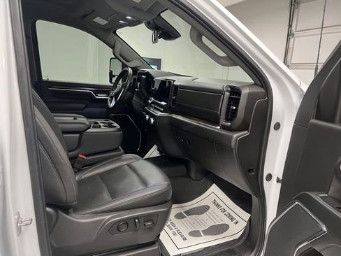 Used 2025 GMC Sierra 3500 SLT image 47