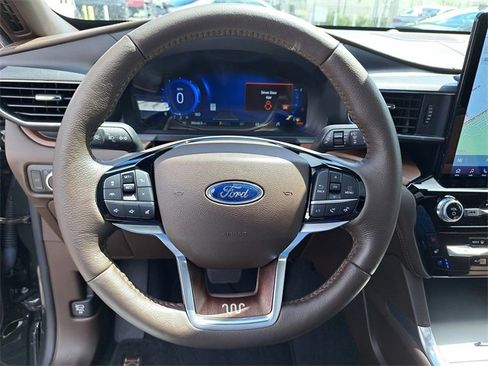 Used 2022 Ford Explorer King Ranch w/ Technology Package image 30