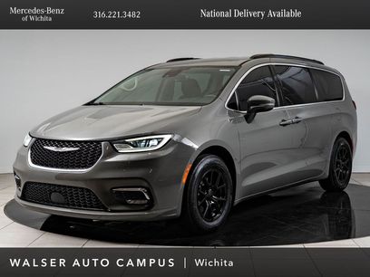 Used 2022 Chrysler Pacifica Touring-L