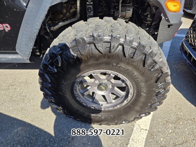 Used 2023 Jeep Gladiator Rubicon w/ Trailer Tow Package AWD/4WD image 6