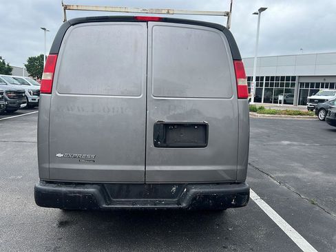 Used 2012 Chevrolet Express 1500 RWD image 19