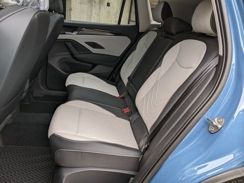 New 2025 Volkswagen Tiguan SE image 23