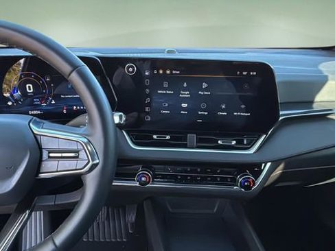 Used 2025 Chevrolet Equinox LT w/ Convenience Package II image 12