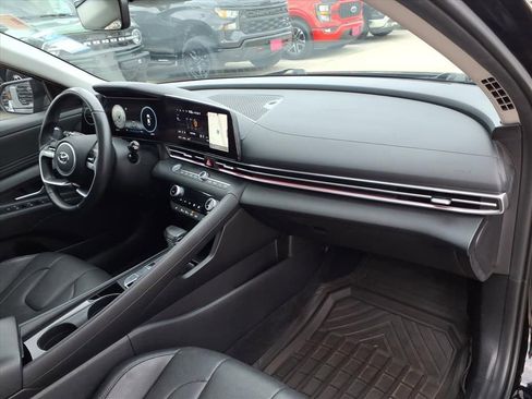 Used 2023 Hyundai Elantra Limited FWD image 16