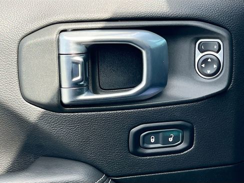 Certified 2023 Jeep Wrangler Unlimited Sahara image 18