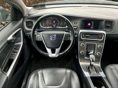 Used 2015 Volvo S60 T5 Premier image 5