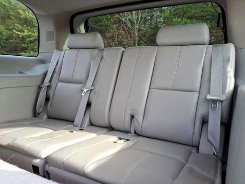 Used 2012 GMC Yukon SLT w/ SLT-2 Equipment Package image 14