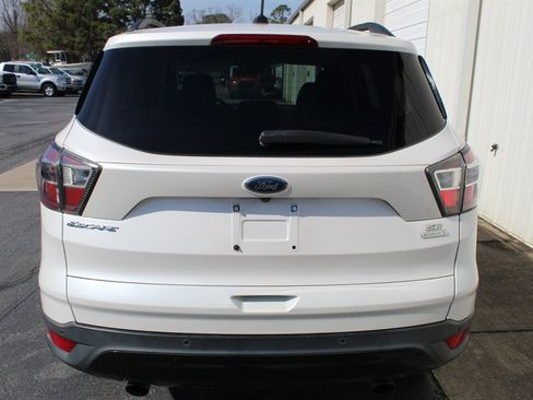Used 2017 Ford Escape SE w/ Equipment Group 201A FWD image 16