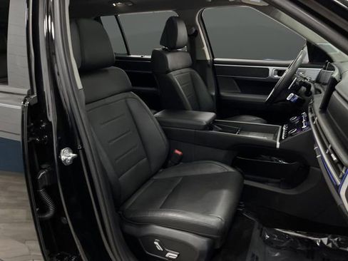 Used 2025 Hyundai Santa Fe Limited image 34