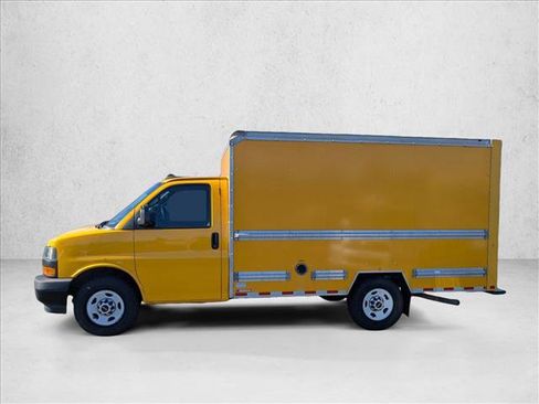 Used 2019 GMC Savana 3500 w/ Driver Convenience Package image 7