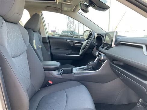 Used 2025 Toyota RAV4 XLE image 18