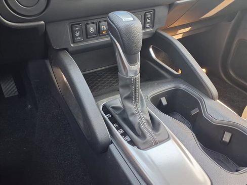 New 2025 Nissan Frontier SV w/ SV Convenience Package image 16