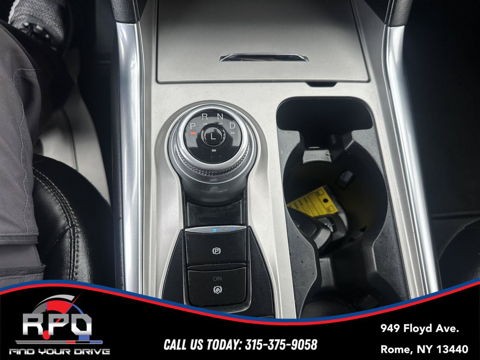 Used 2022 Ford Explorer XLT w/ Equipment Group 202A AWD/4WD image 21