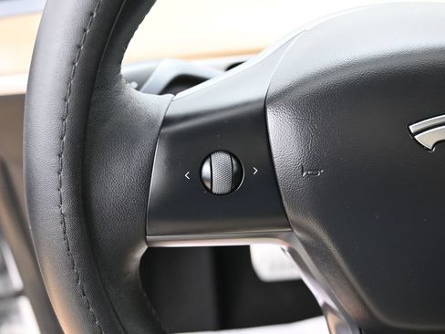 Used 2021 Tesla Model Y Performance AWD/4WD image 15