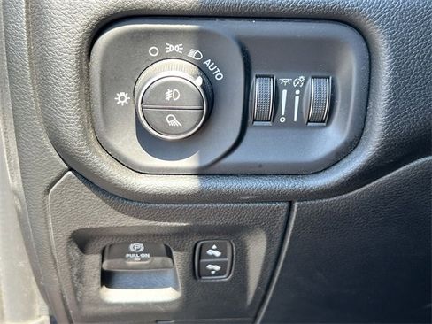 Used 2025 RAM 1500 Laramie image 31