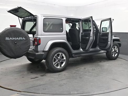 Used 2018 Jeep Wrangler Unlimited Sahara AWD/4WD image 50