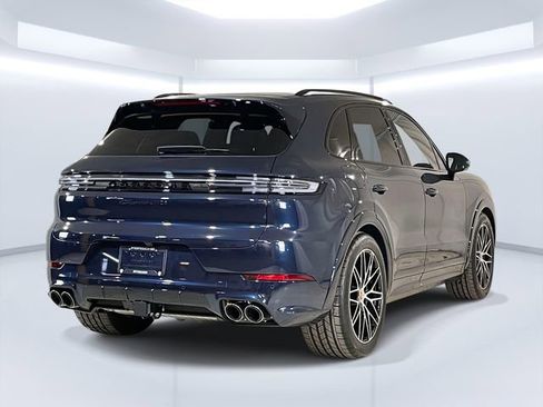 New 2026 Porsche Cayenne GTS AWD/4WD image 7