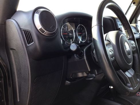 Used 2018 Jeep Wrangler Unlimited Sport S AWD/4WD image 18