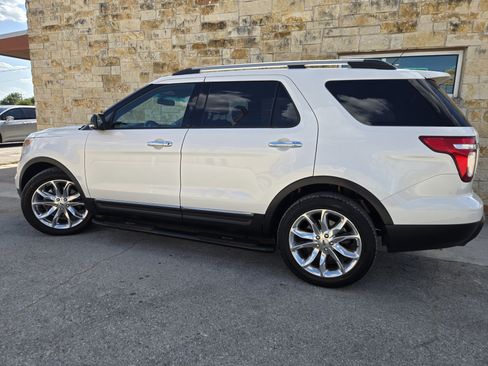 Used 2013 Ford Explorer XLT FWD image 3