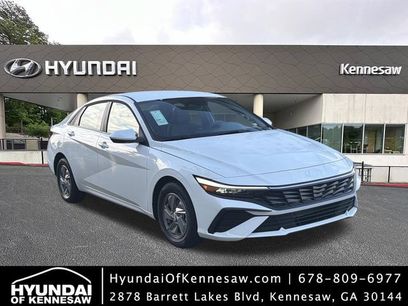 New 2026 Hyundai Elantra SE