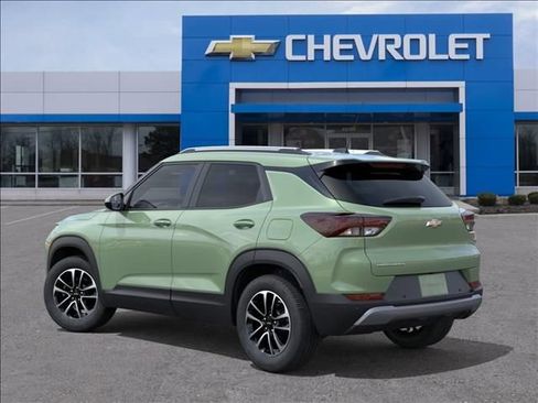 New 2026 Chevrolet TrailBlazer LT w/ LT Cold Weather Package FWD image 3