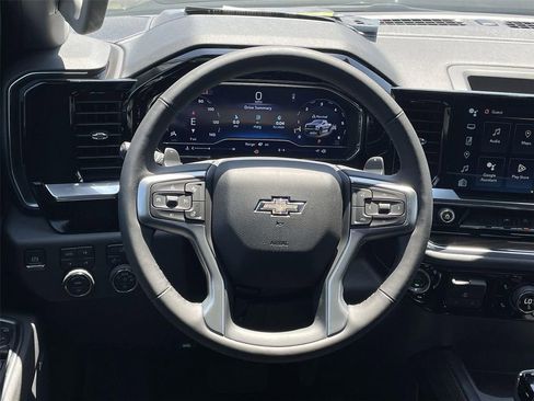 Used 2025 Chevrolet Silverado 1500 LT Trail Boss w/ Convenience Package II image 10