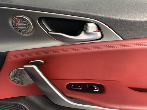 Used 2018 Kia Stinger GT2 AWD/4WD image 38