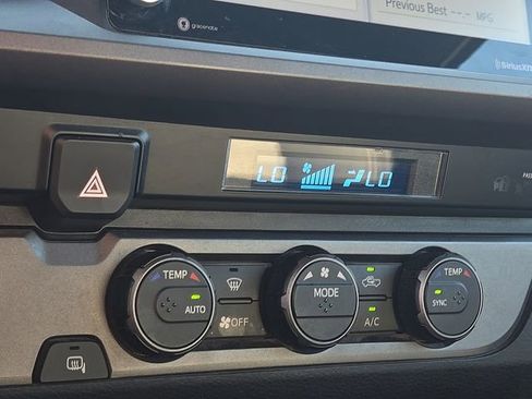 Used 2023 Toyota Tacoma TRD Off-Road image 23