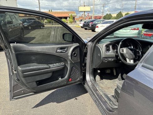 Used 2014 Dodge Charger SXT AWD/4WD image 10