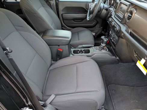 Certified 2023 Jeep Gladiator Sport image 18